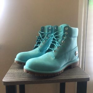 Light blue timberlands